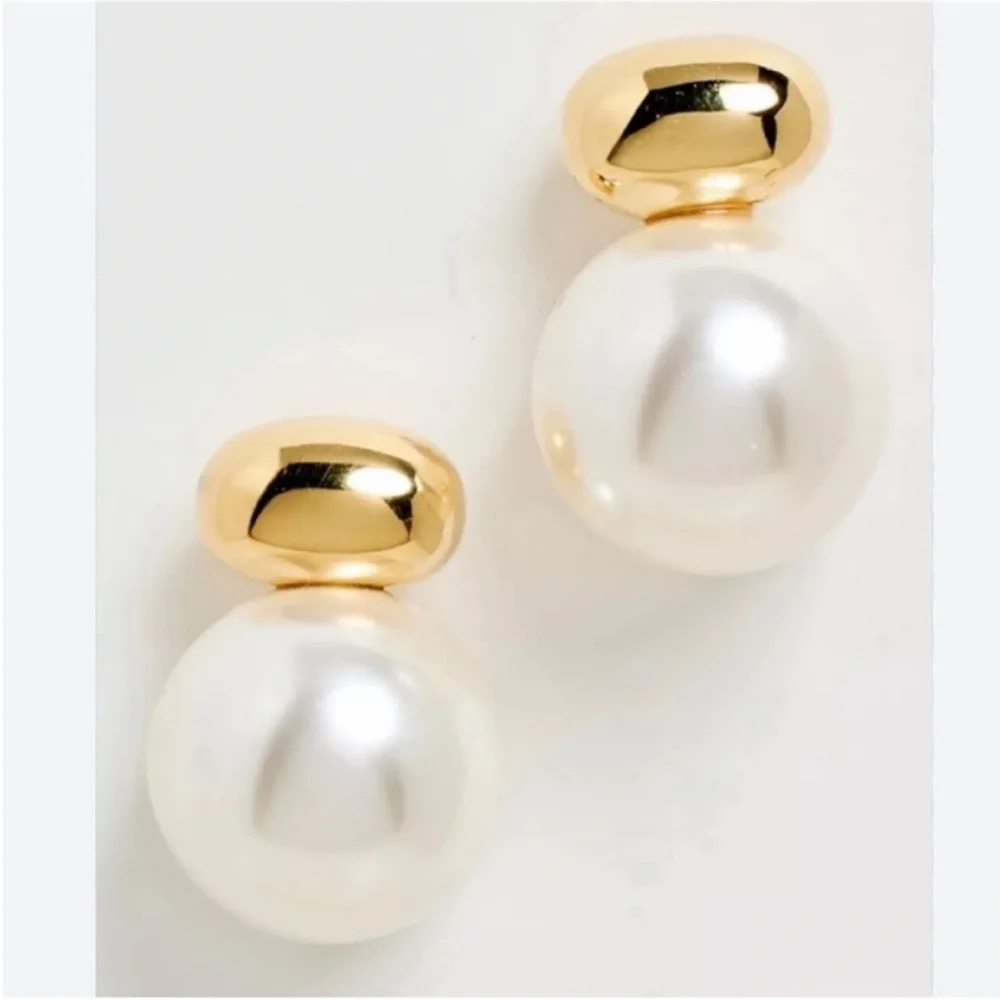 New! Anthropologie Maren Gold Pearl Post Earrings (1063) NWOT
